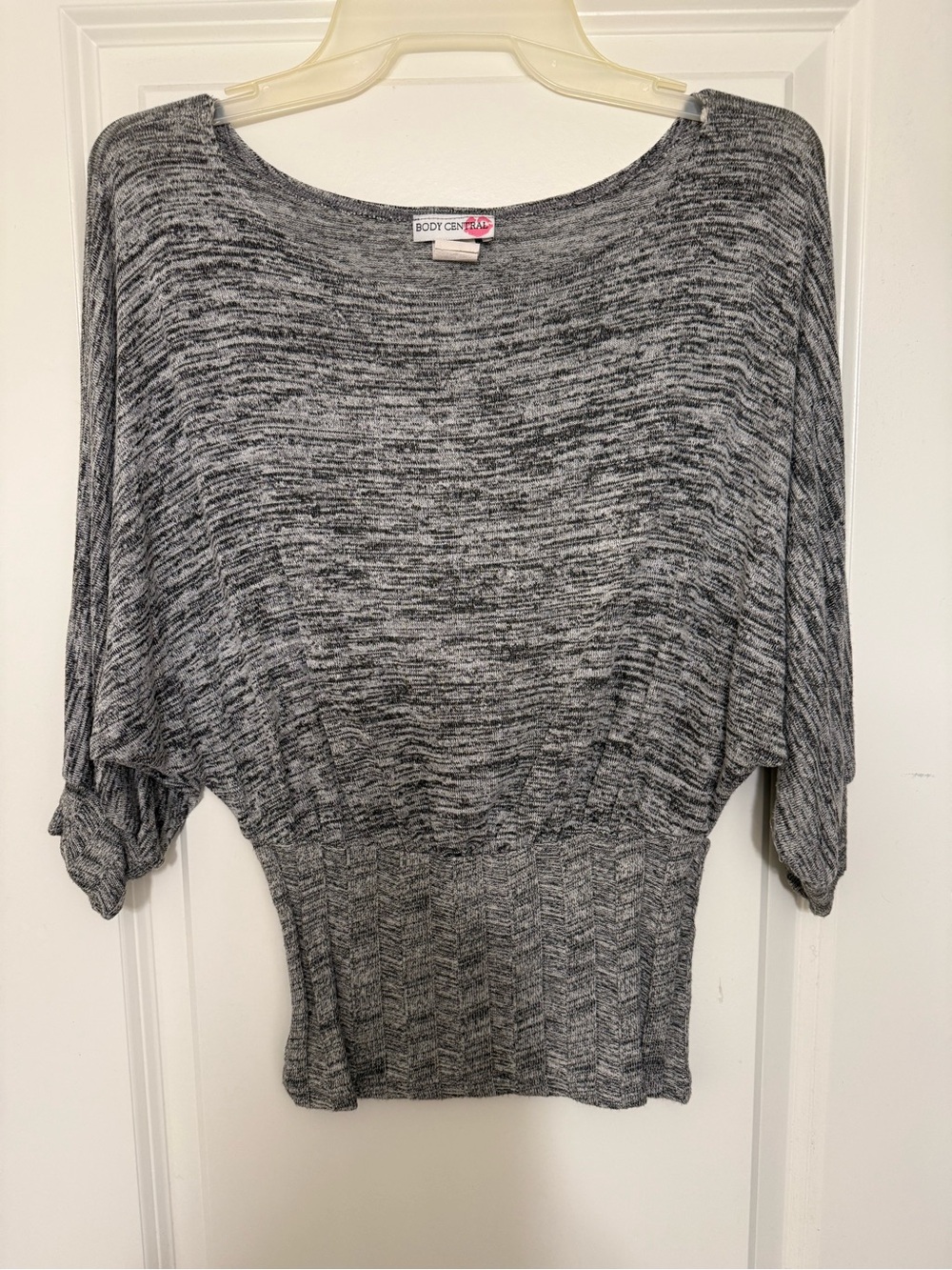BODY CENTRAL Women's Gray Knit Dolman Sleeve Sweater Top, Small